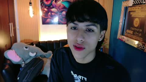 carolinejesh online show from May 19, 12:33 pm