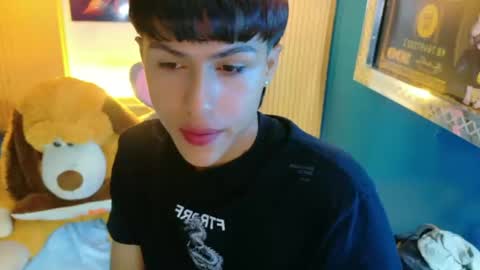 carolinejesh online show from March 19, 1:03 pm