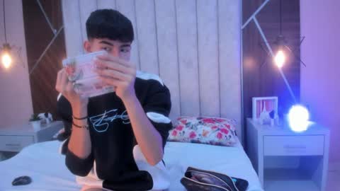 carolynfoster online show from April 8, 11:20 am