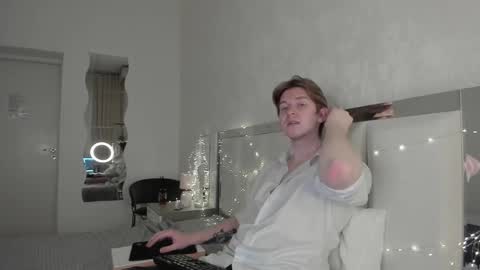 New hot boy online show from October 10, 5:45 am