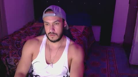 Snapshot of casas_oom chatting on October 18, 3:11 am online show from October 18, 3:11 am