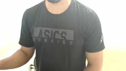 Snapshot of cashmastermuscle77 chatting on January 3, 11:35 am cashmastermuscle77 online show from January 3, 11:35 am