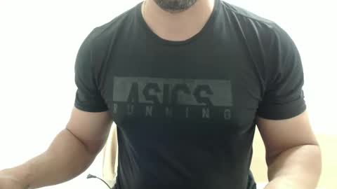 Snapshot of cashmastermuscle77 chatting on October 29, 10:40 am cashmastermuscle77 online show from October 29, 10:40 am