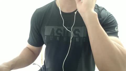 Snapshot of cashmastermuscle77 chatting on October 30, 11:00 am cashmastermuscle77 online show from October 30, 11:00 am