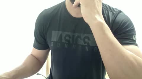 Snapshot of cashmastermuscle77 chatting on October 18, 1:05 pm cashmastermuscle77 online show from October 18, 1:05 pm