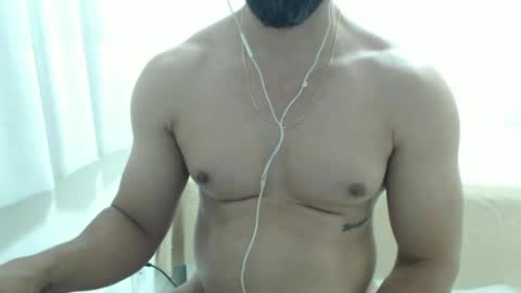 Snapshot of cashmastermuscle77 chatting on October 19, 1:14 pm cashmastermuscle77 online show from October 19, 1:14 pm