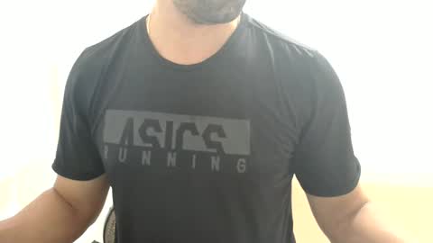 Snapshot of cashmastermuscle77 chatting on December 17, 10:44 am cashmastermuscle77 online show from December 17, 10:44 am