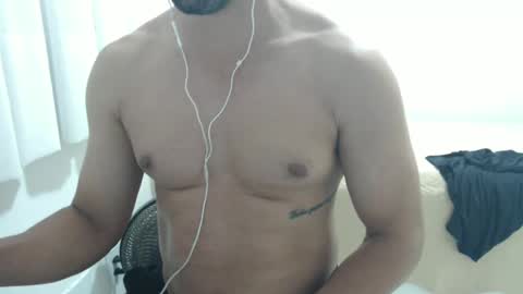 Snapshot of cashmastermuscle77 chatting on January 11, 1:59 am cashmastermuscle77 online show from January 11, 1:59 am