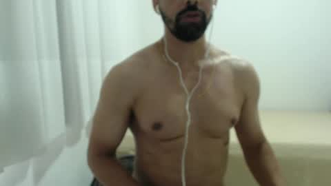 Snapshot of cashmastermuscle77 chatting on December 16, 10:40 am cashmastermuscle77 online show from December 16, 10:40 am
