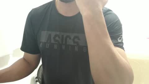 Snapshot of cashmastermuscle77 chatting on December 30, 1:04 am cashmastermuscle77 online show from December 30, 1:04 am