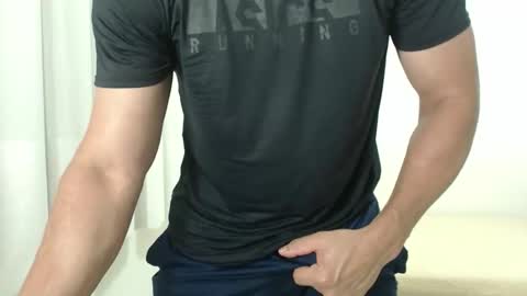 Snapshot of cashmastermuscle77 chatting on October 13, 10:49 pm cashmastermuscle77 online show from October 13, 10:49 pm