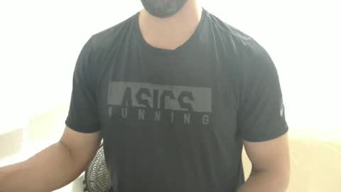 Snapshot of cashmastermuscle77 chatting on December 30, 10:12 pm cashmastermuscle77 online show from December 30, 10:12 pm