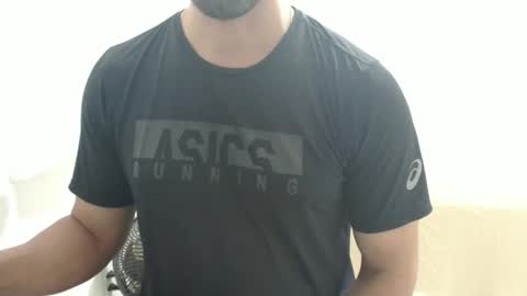 Snapshot of cashmastermuscle77 chatting on January 30, 10:30 pm cashmastermuscle77 online show from January 30, 10:30 pm