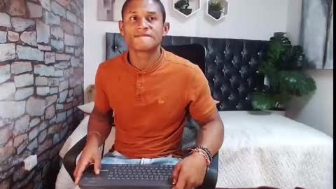 Snapshot of casike_978 chatting on October 14, 12:06 am Casike online show from October 14, 12:06 am