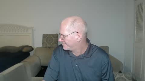 Snapshot of casinocam chatting on February 19, 8:31 pm CasinoCam online show from February 19, 8:31 pm