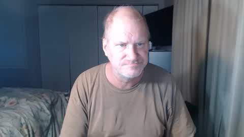 Snapshot of casinocam chatting on October 2, 4:49 am CasinoCam online show from October 2, 4:49 am