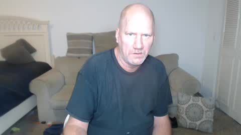 Snapshot of casinocam chatting on January 26, 7:42 am CasinoCam online show from January 26, 7:42 am