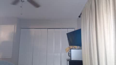 Snapshot of casinocam chatting on September 12, 3:28 am CasinoCam online show from September 12, 3:28 am