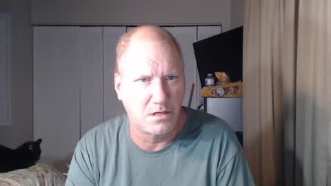 Snapshot of casinocam chatting on September 29, 5:17 am CasinoCam online show from September 29, 5:17 am