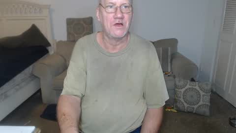 Snapshot of casinocam chatting on February 21, 12:17 pm CasinoCam online show from February 21, 12:17 pm