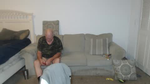Snapshot of casinocam chatting on February 14, 2:28 am CasinoCam online show from February 14, 2:28 am