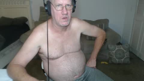 Snapshot of casinocam chatting on February 7, 6:35 am CasinoCam online show from February 7, 6:35 am