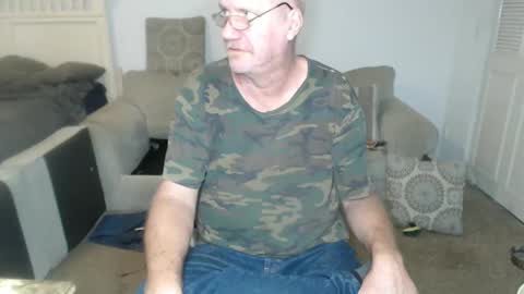 Snapshot of casinocam chatting on February 16, 6:54 pm CasinoCam online show from February 16, 6:54 pm