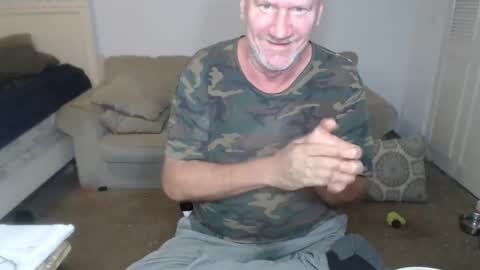 Snapshot of casinocam chatting on February 3, 5:51 am CasinoCam online show from February 3, 5:51 am