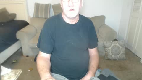 Snapshot of casinocam chatting on January 31, 6:46 am CasinoCam online show from January 31, 6:46 am