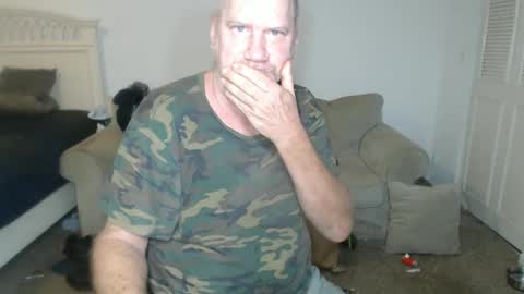 Snapshot of casinocam chatting on January 5, 10:10 am CasinoCam online show from January 5, 10:10 am