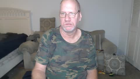 Snapshot of casinocam chatting on February 15, 10:32 pm CasinoCam online show from February 15, 10:32 pm