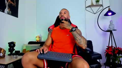 Snapshot of casticatheking chatting on January 3, 11:44 pm Matheo Brown online show from January 3, 11:44 pm
