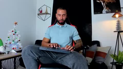 Snapshot of casticatheking chatting on December 6, 9:13 pm Matheo Brown online show from December 6, 9:13 pm