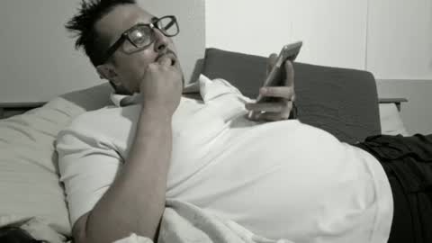 Snapshot of castortroyyyyy chatting on December 25, 8:51 am Castor troyyyyy online show from December 25, 8:51 am