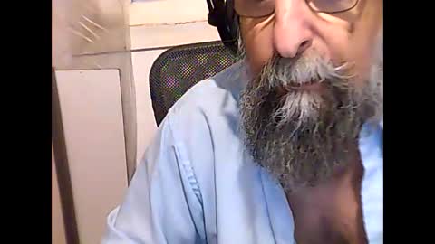 Snapshot of casual53 chatting on October 31, 4:25 am casual53 online show from October 31, 4:25 am