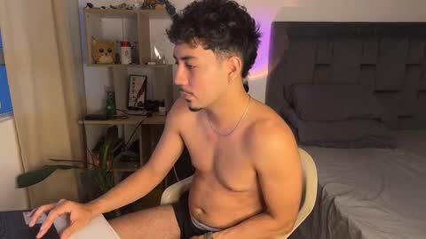 Snapshot of cdcanon chatting on October 30, 10:22 pm Carlos online show from October 30, 10:22 pm