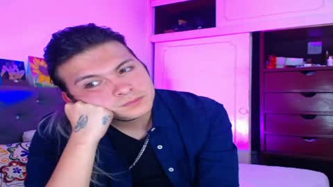 I am Valentinn online show from April 13, 12:33 am