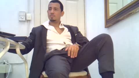 Snapshot of cesar_dant chatting on February 15, 5:39 pm Cesar online show from February 15, 5:39 pm