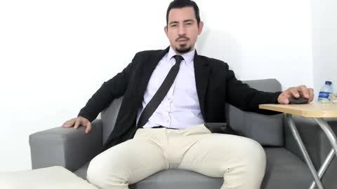 Snapshot of cesar_dant chatting on September 17, 1:01 pm Cesar online show from September 17, 1:01 pm