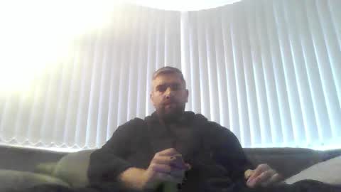 ch33ky85 online show from December 2, 1:22 pm