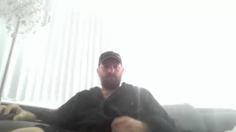 ch33ky85 online show from March 18, 8:50 am