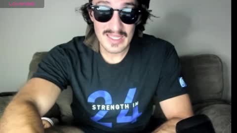 Snapshot of chadpowerz chatting on September 21, 6:35 am Lydong online show from September 21, 6:35 am