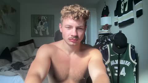 Snapshot of chadtitan chatting on September 8, 2:38 pm ChadTitan online show from September 8, 2:38 pm