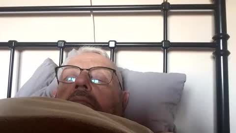 challe online show from April 4, 4:48 pm