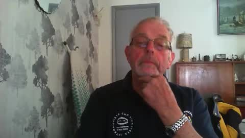 Champers online show from April 27, 9:28 am