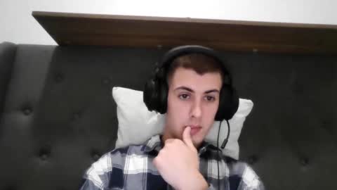 charismaticcharm online show from January 16, 7:28 am