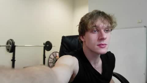 CHARLES DREAMS online show from November 18, 4:55 pm