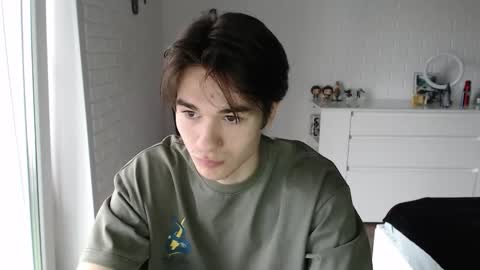 Snapshot of charleshanson69 chatting on October 1, 10:52 am charleshanson69 online show from October 1, 10:52 am