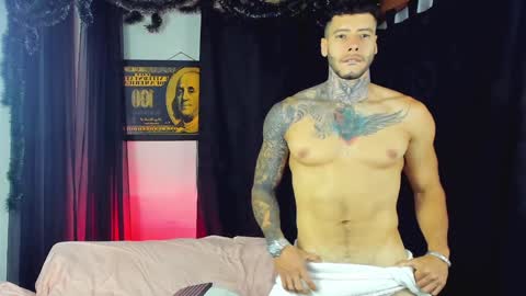 Snapshot of charless_dickenss chatting on January 29, 12:12 am charless_dickenss online show from January 29, 12:12 am