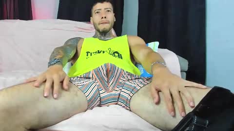 Snapshot of charless_dickenss chatting on February 15, 1:22 am charless_dickenss online show from February 15, 1:22 am